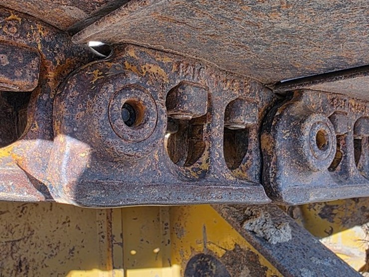 2005-caterpillar-d4g-xl-image-21