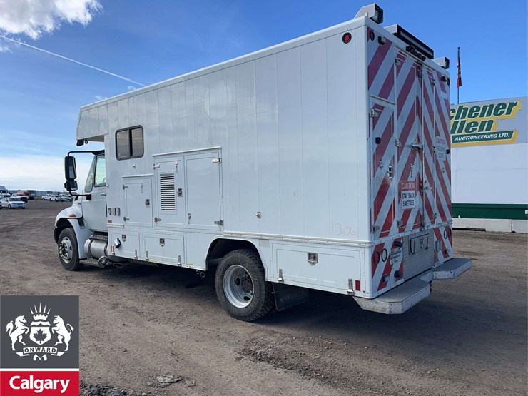 2012-international-durastar-4300-image-3