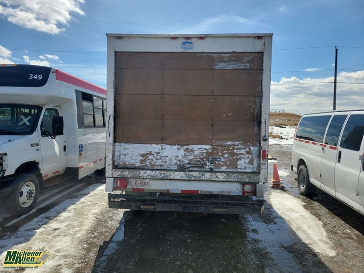 2004-ford-cargo-image-6