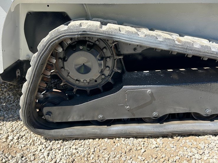 2016-bobcat-t450-image-14