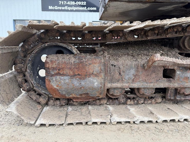 2015-volvo-ec220dlr-image-11