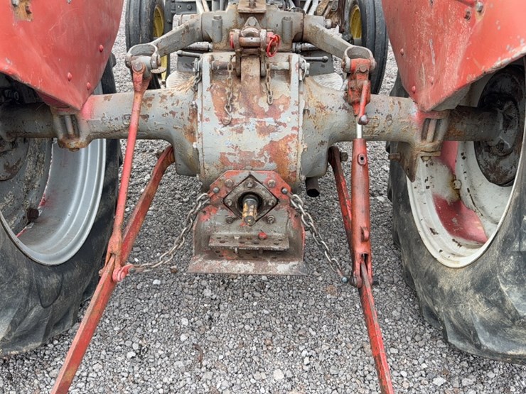 #3051-•-furguson-tractor-image-12