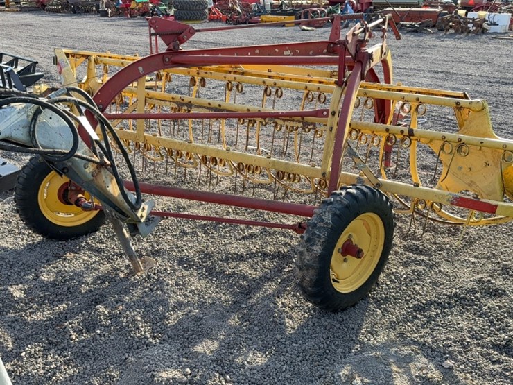 new-holland-256-image-3