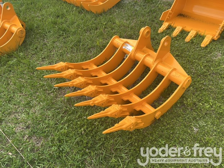 2026-caterpillar-305-image-2