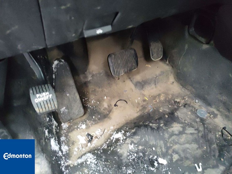 2017-ford-explorer-image-21