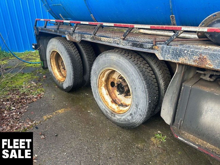 2005-kenworth-t800-image-9