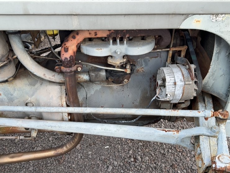 #3068-•-ferguson-tractor-image-6