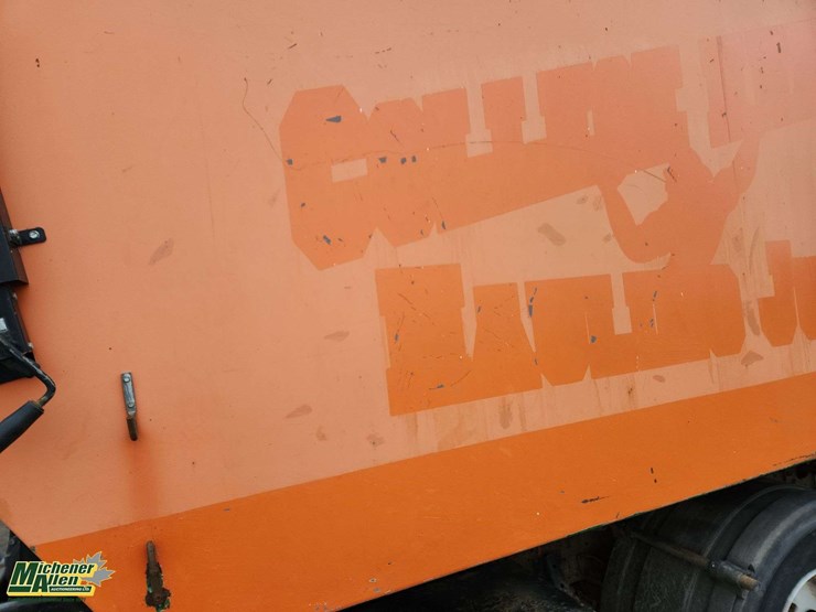 2016-isuzu-npr-image-31