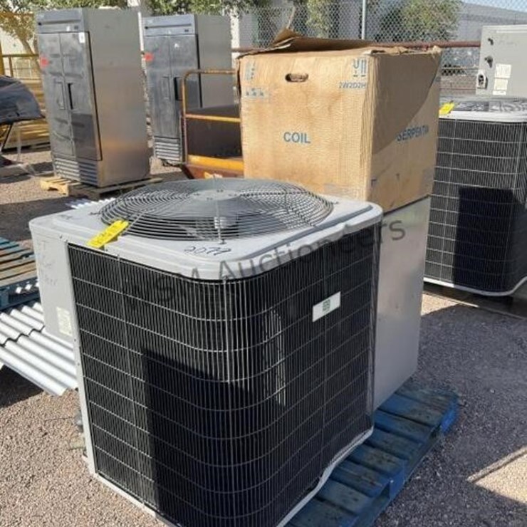 DAY & NIGHT 4T 17 SEER A/C UNIT