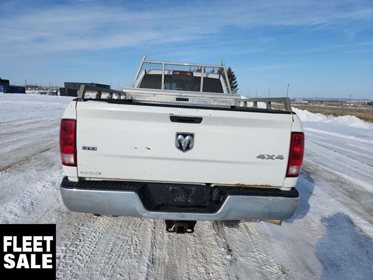 2013-dodge-3500-image-8