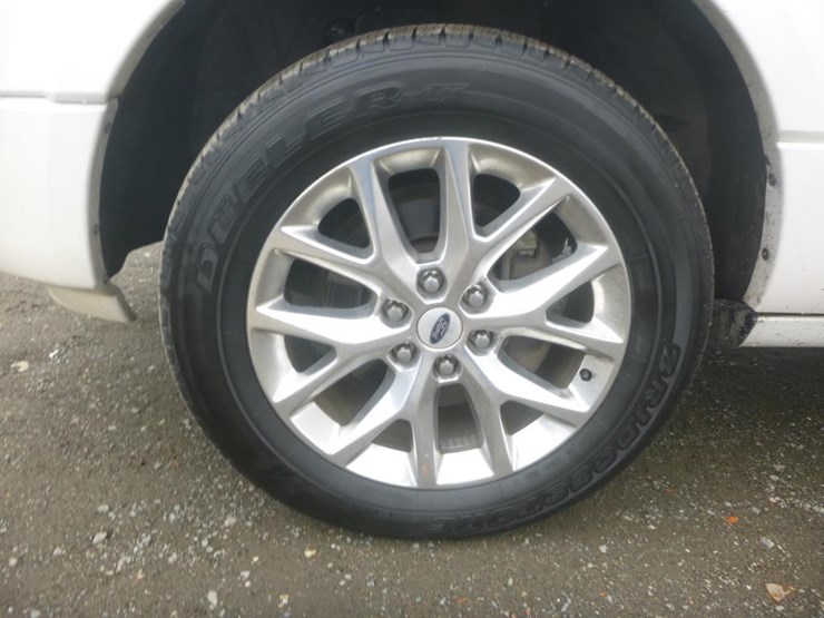 2015-ford-expedition-image-15