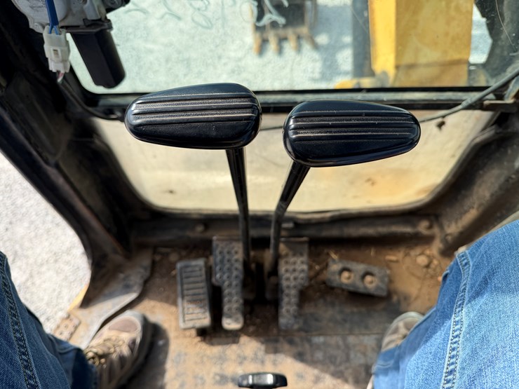 caterpillar-304cr-image-10