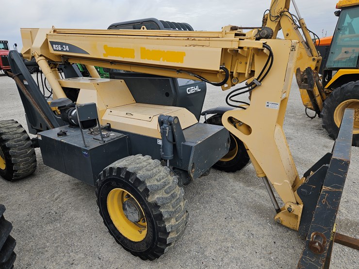 2013-gehl-rs6-34-image-19