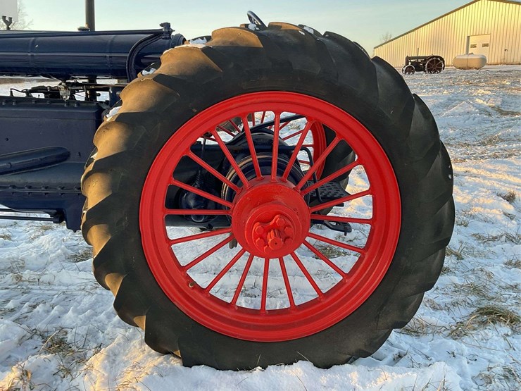 1937-fordson-all-around-england-image-22