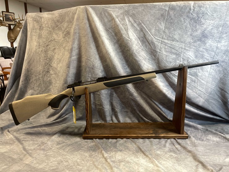 #10137-•-weatherby-vangaurd,-7mm-rem-mag-bolt-action-rifle,-sn:-vb065127-image-1