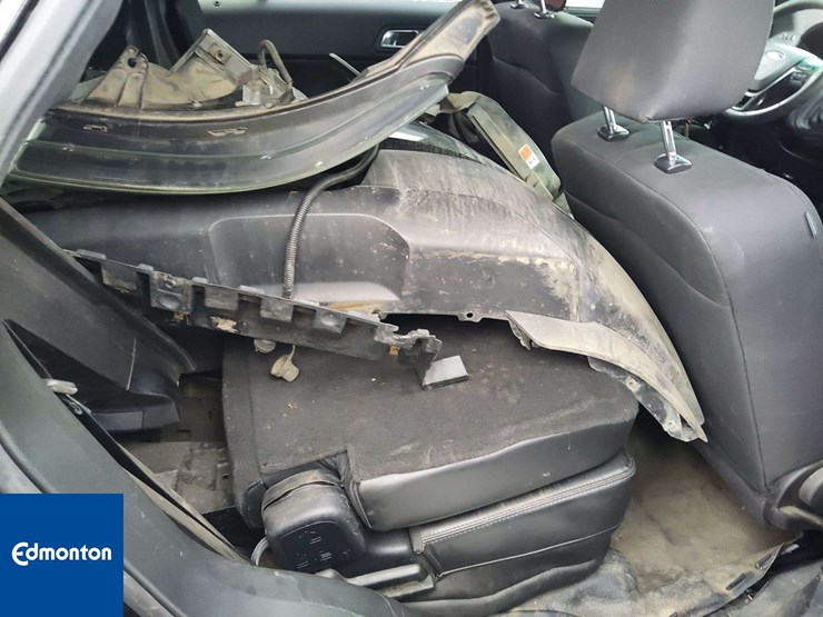 2017-ford-explorer-image-12