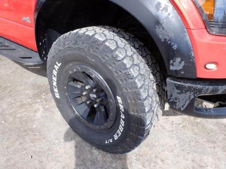 2010-ford-f150-raptor-image-44