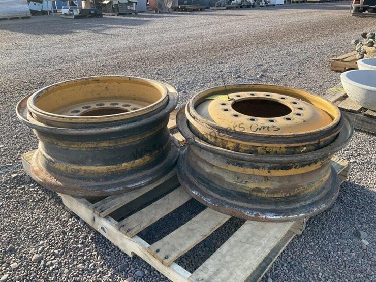 (2)-john-deere-motor-grader-wheels-image-2