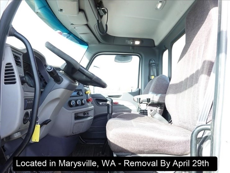 2015-peterbilt-567-image-16