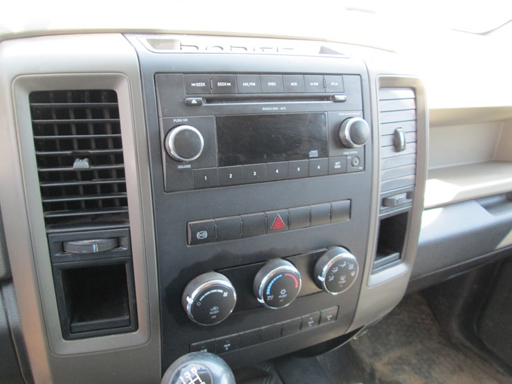 2011-dodge-3500-image-34