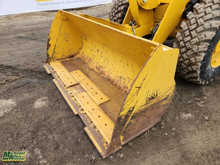 2014-caterpillar-910k-image-16