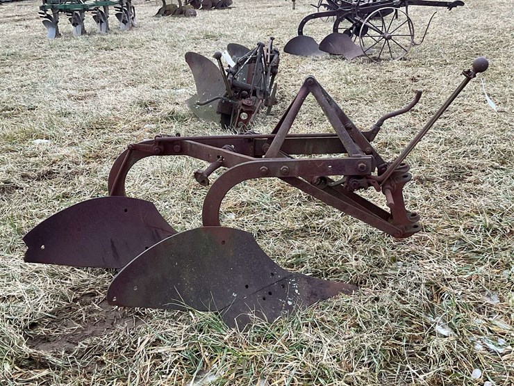 two-bottom-fordson-plow-image-2