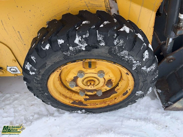 2012-gehl-1640-image-11