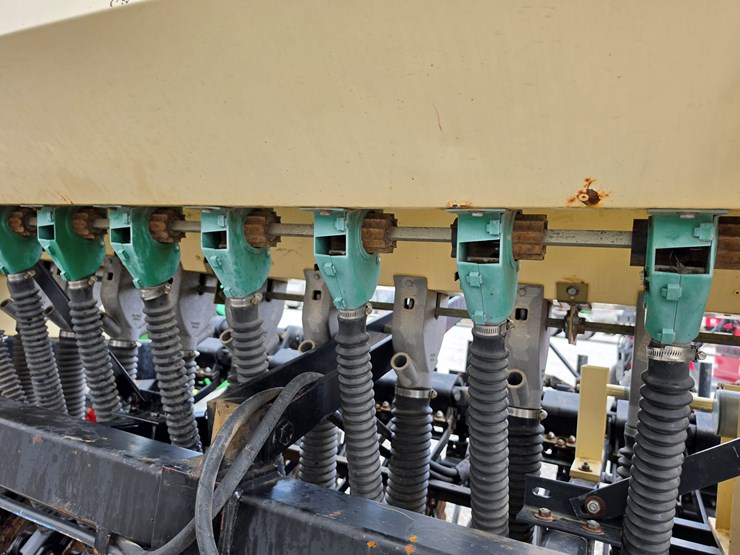 2015-truax-flxii-812-image-12