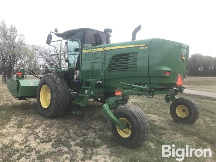 2019-john-deere-w235-image-7