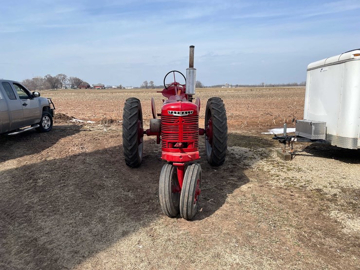 #122-•-ih-mccormick-farmall-tractor-(fremont,-wi)-image-2