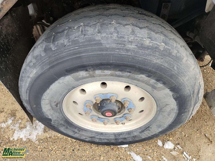 2019-peterbilt-520-image-12