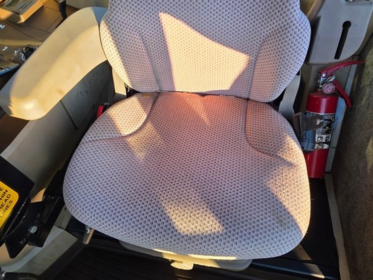 2002-john-deere-6410-image-57