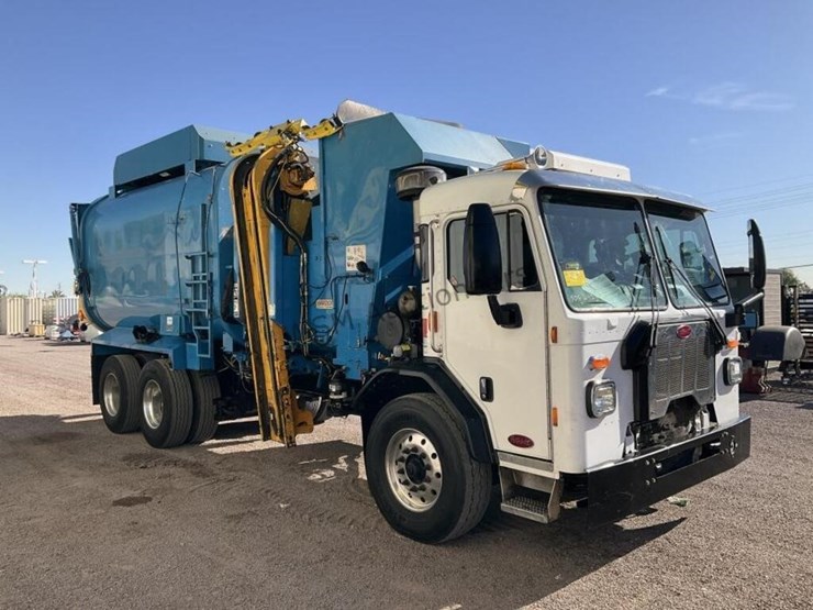 2018-peterbilt-520-image-3