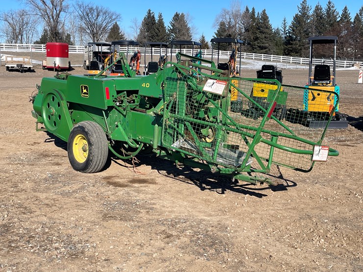 john-deere-328-image-3