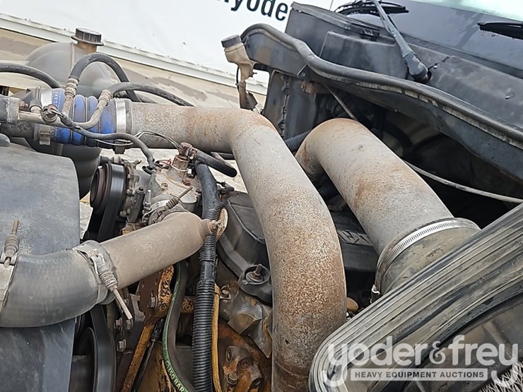 2005-international-8600-image-23