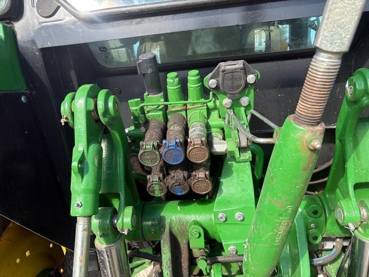 2022-john-deere-5100m-image-7