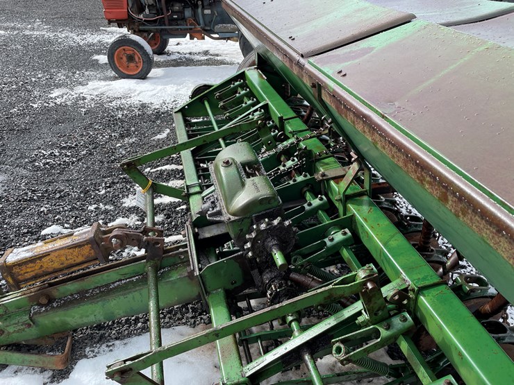 #150-•-oliver-64-grain-drill-(mason,-wi)-image-24