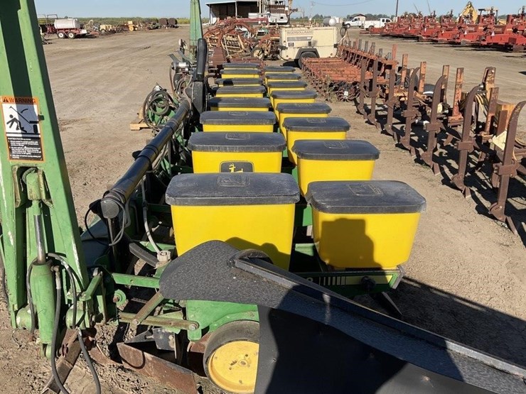 john-deere-7300-image-7