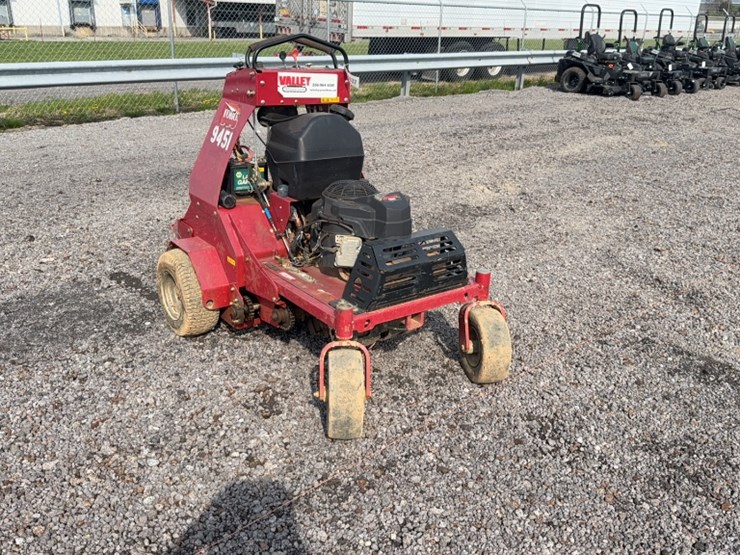 #4096-•-toro-stand-on-aerator-image-3