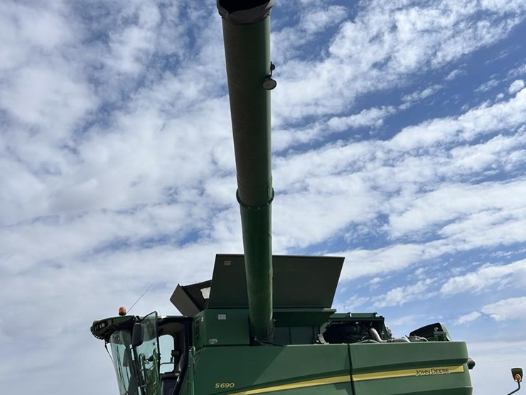 2012-john-deere-s690-image-98