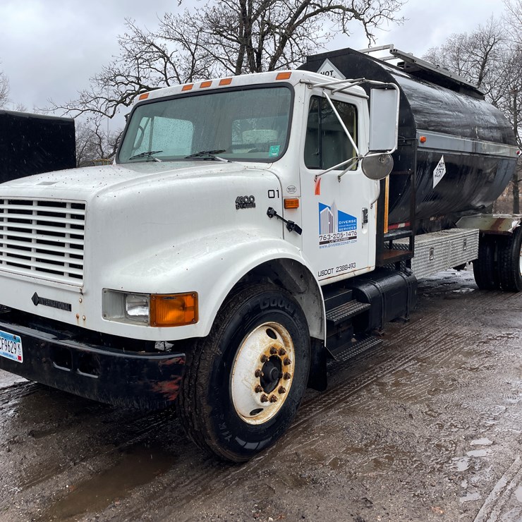 2001 INTERNATIONAL 4900