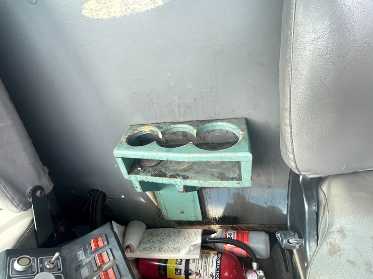 #242-•-2000-sterling-truck-tractor-(has-mn-title)-(mora,-mn)-image-68