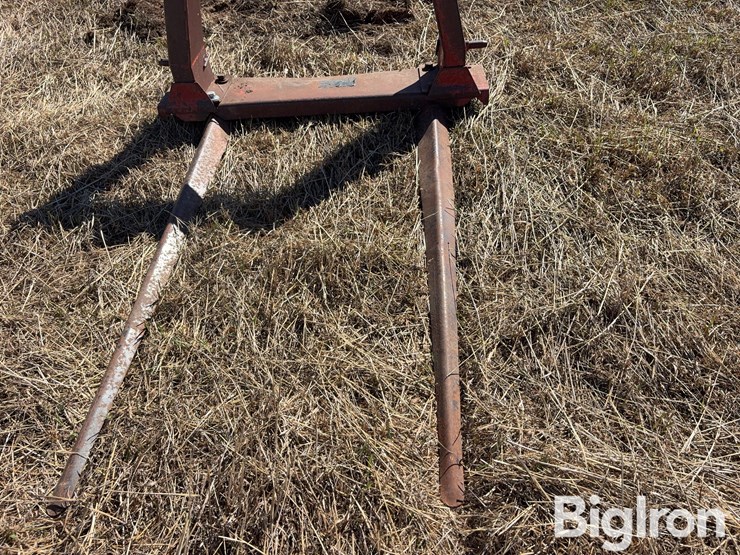 new-holland-80-image-11