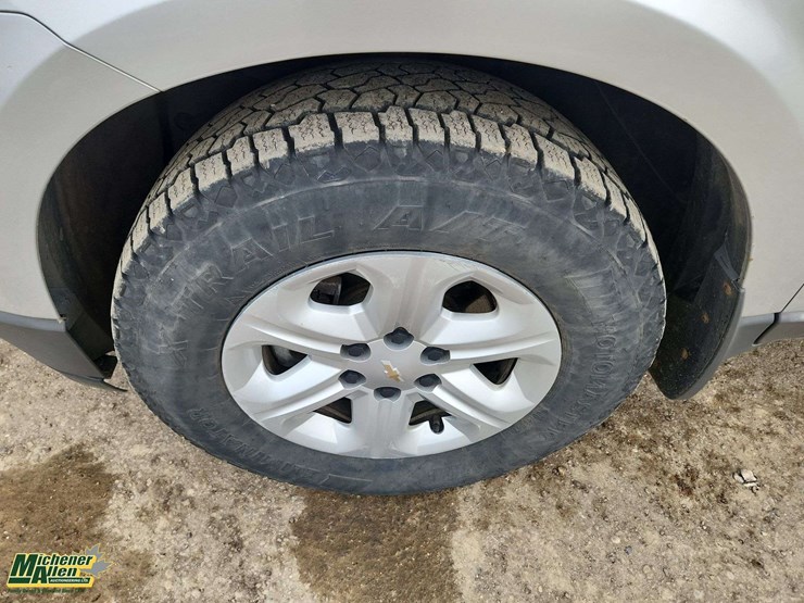 2011-chevrolet-traverse-ls-image-9