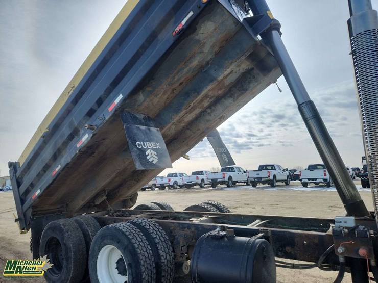 2006-international-workstar-7500-image-32