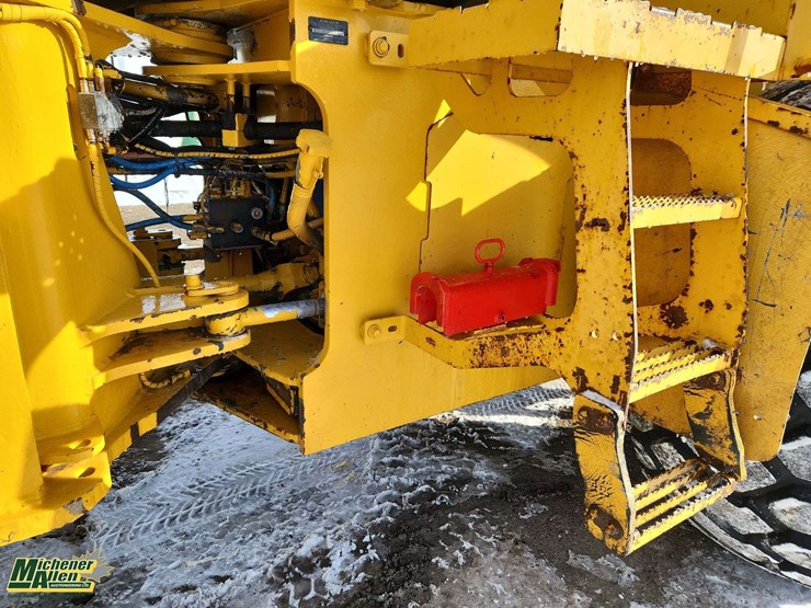 2015-deere-644k-image-28