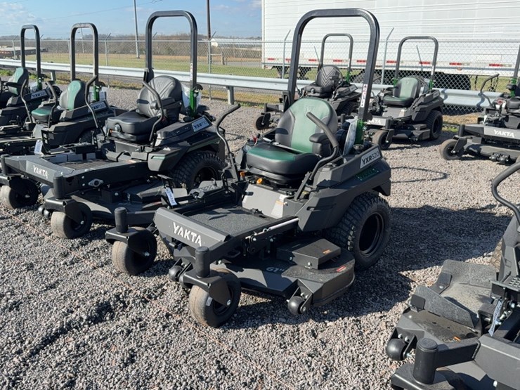 #4075-•-yakta-yxr-320-zero-turn-mower-image-1