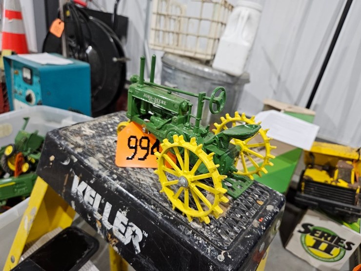 #994-•-john-deere-model-g-1/16-die-cast-toy-tractor-image-3