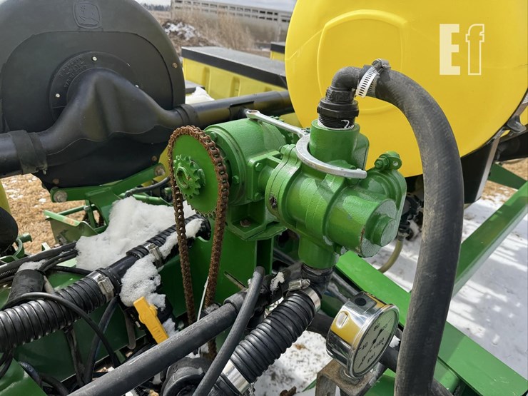 john-deere-1750-image-22