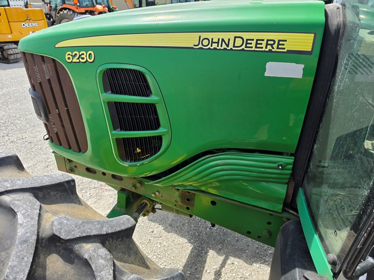 2010-john-deere-6230-image-18